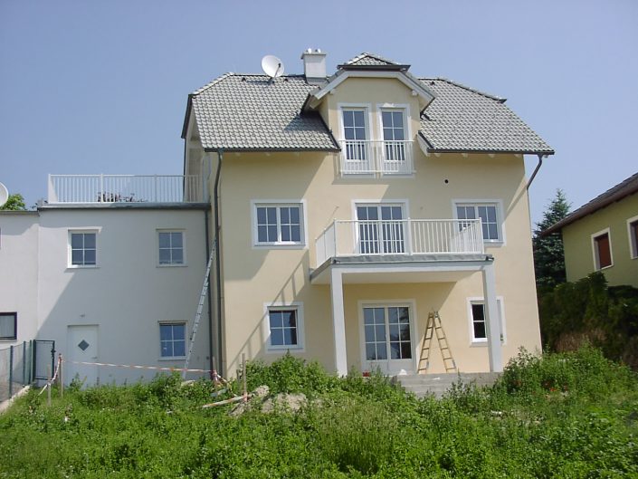 Errichtung Einfamilienhaus Großebersdorf – Haus kurz vor der Fertigstellung