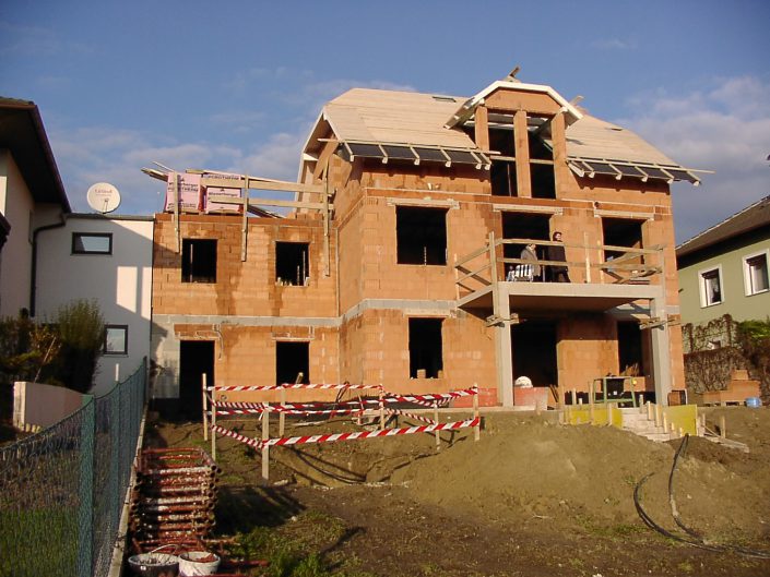 Errichtung Einfamilienhaus Großebersdorf – Rohbau aus Ziegeln