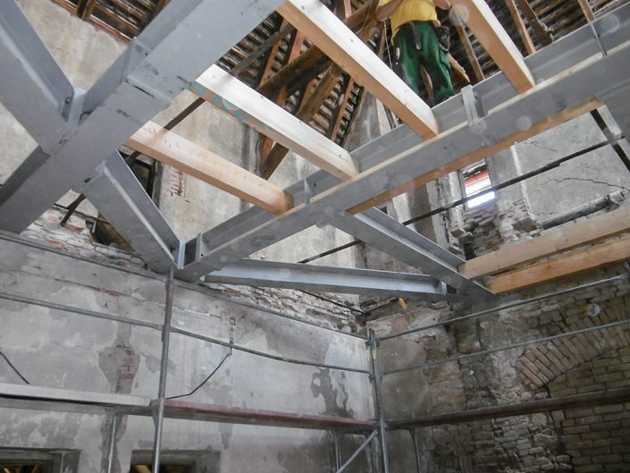 Umbau Waldorfschule Schönau – Decke mit Stahlkonstruktionen