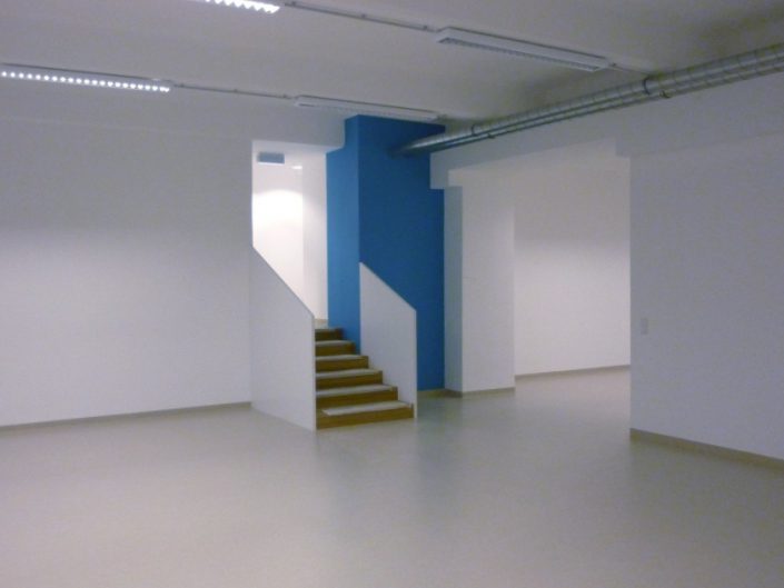 Kindergarten – Stufen zum angrenzenden Raum