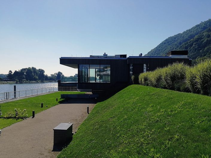 Haus mit Pool an Donau